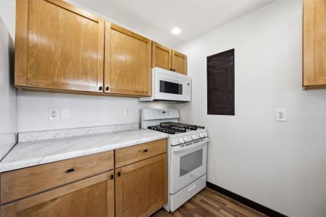 406 2nd Street S Coggon IA 52218