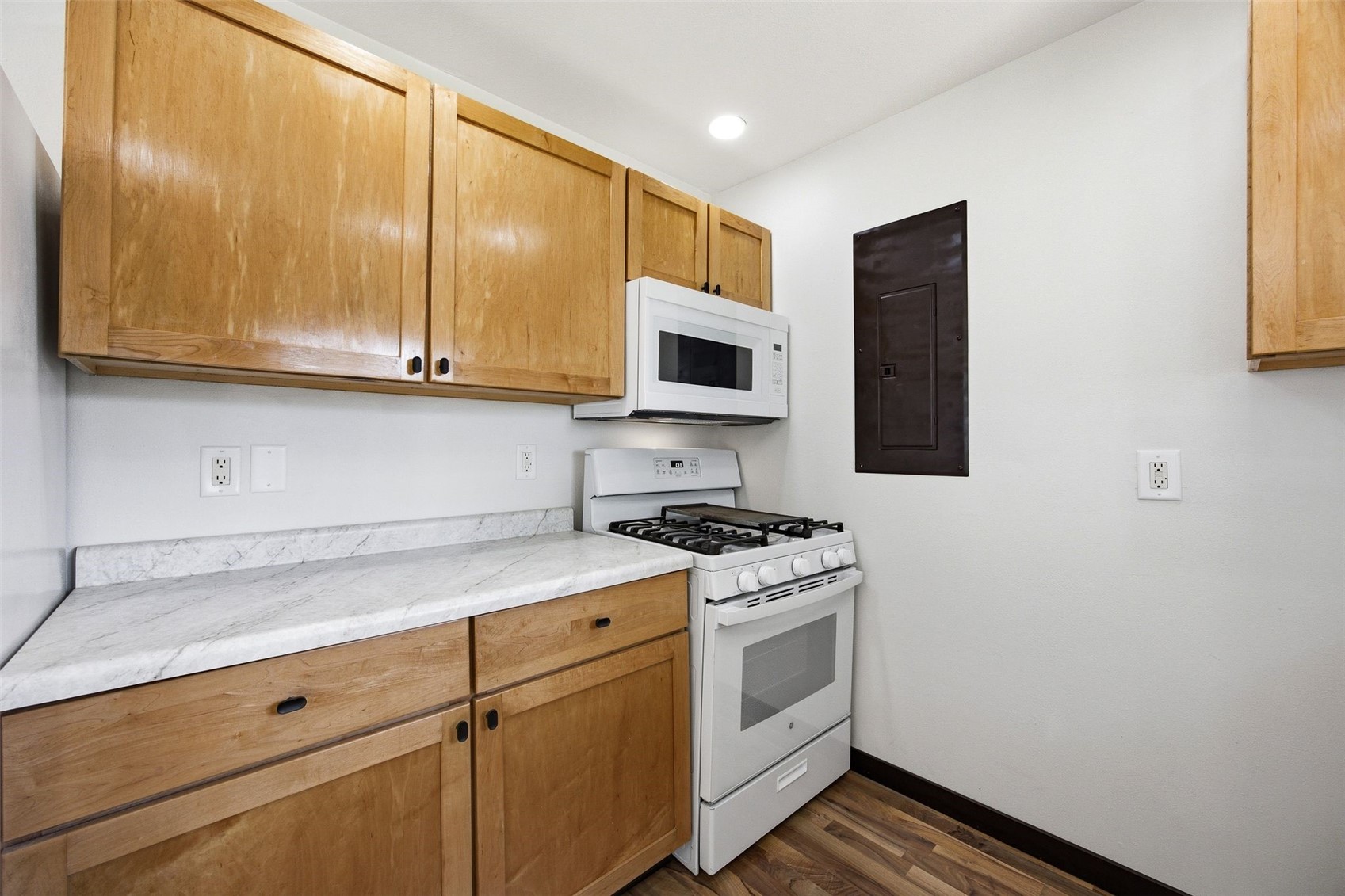 406 2nd Street S Coggon IA 52218