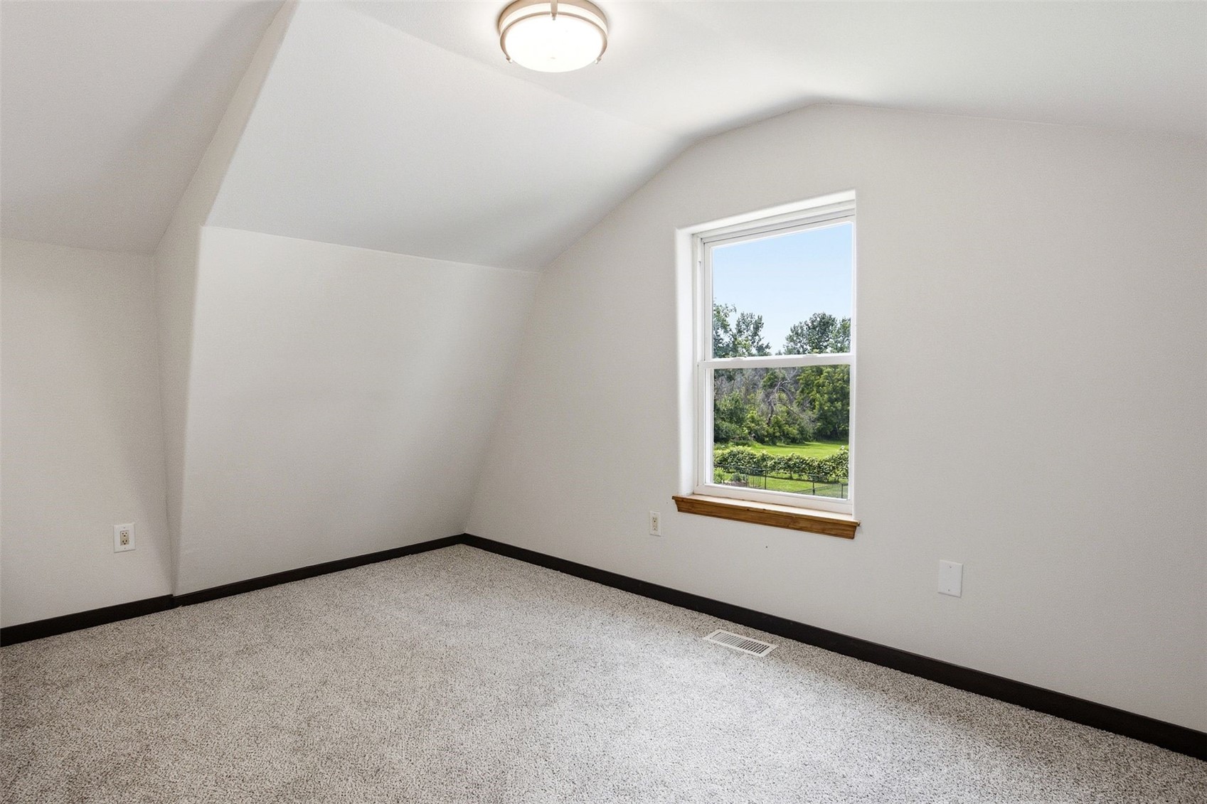 406 2nd Street S Coggon IA 52218