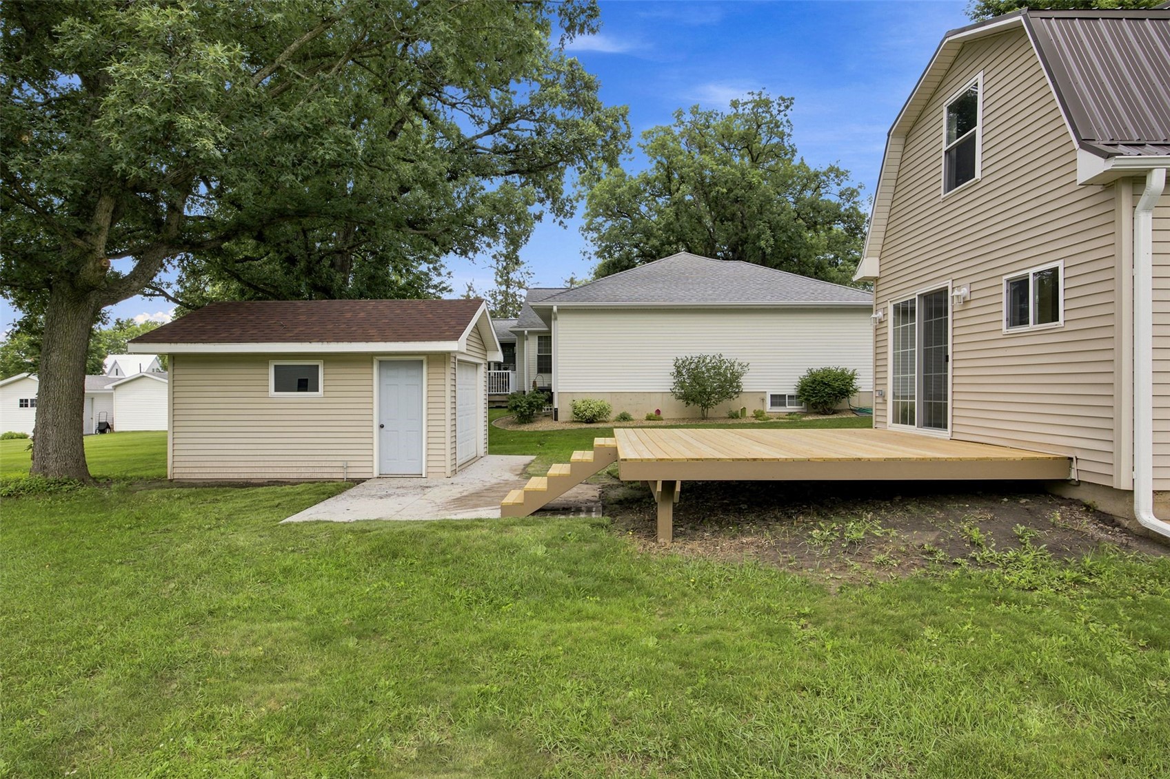 406 2nd Street S Coggon IA 52218