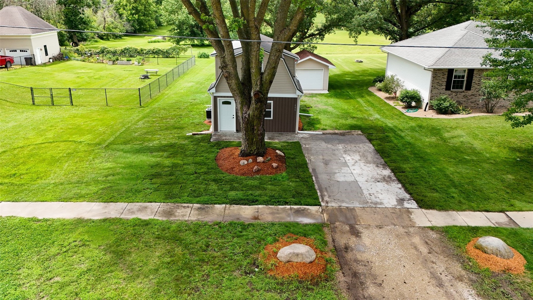 406 2nd Street S Coggon IA 52218