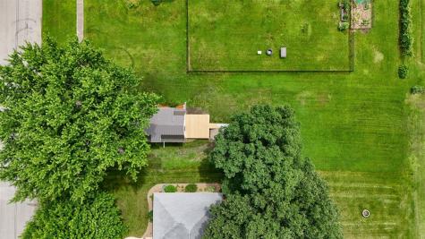 406 2nd Street S Coggon IA 52218
