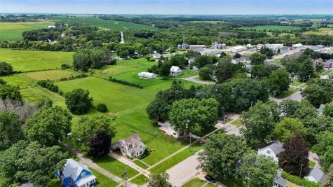 406 2nd Street S Coggon IA 52218
