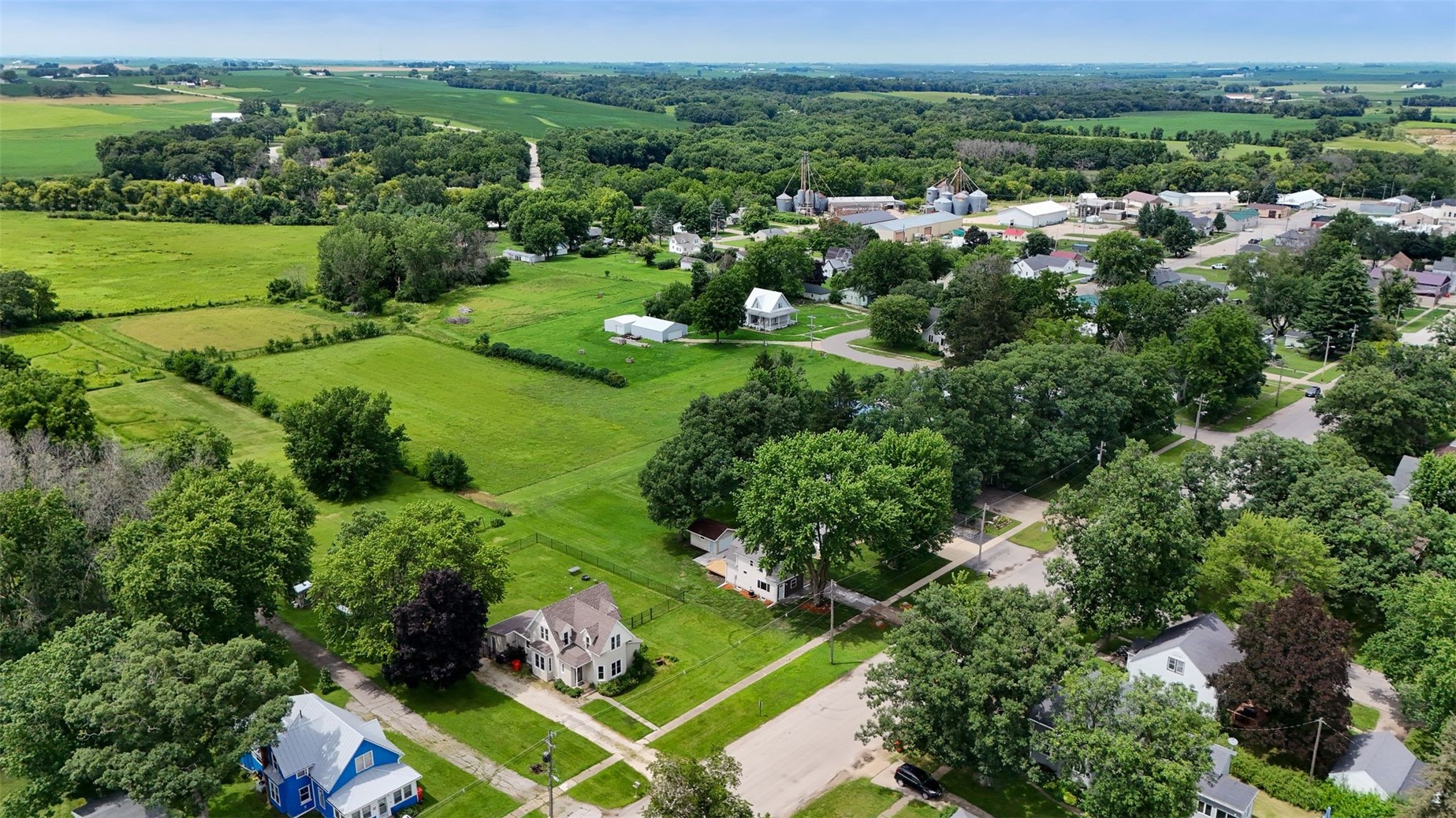 406 2nd Street S Coggon IA 52218