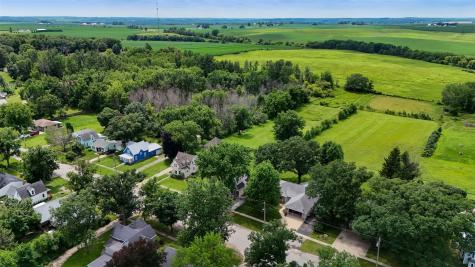 406 2nd Street S Coggon IA 52218