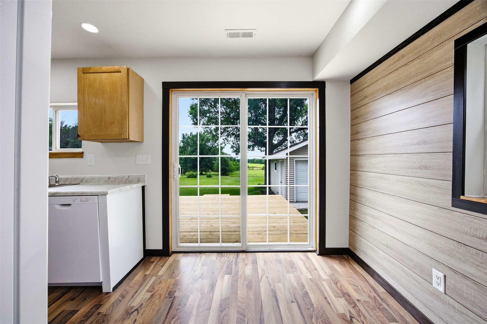 406 2nd Street S Coggon IA 52218