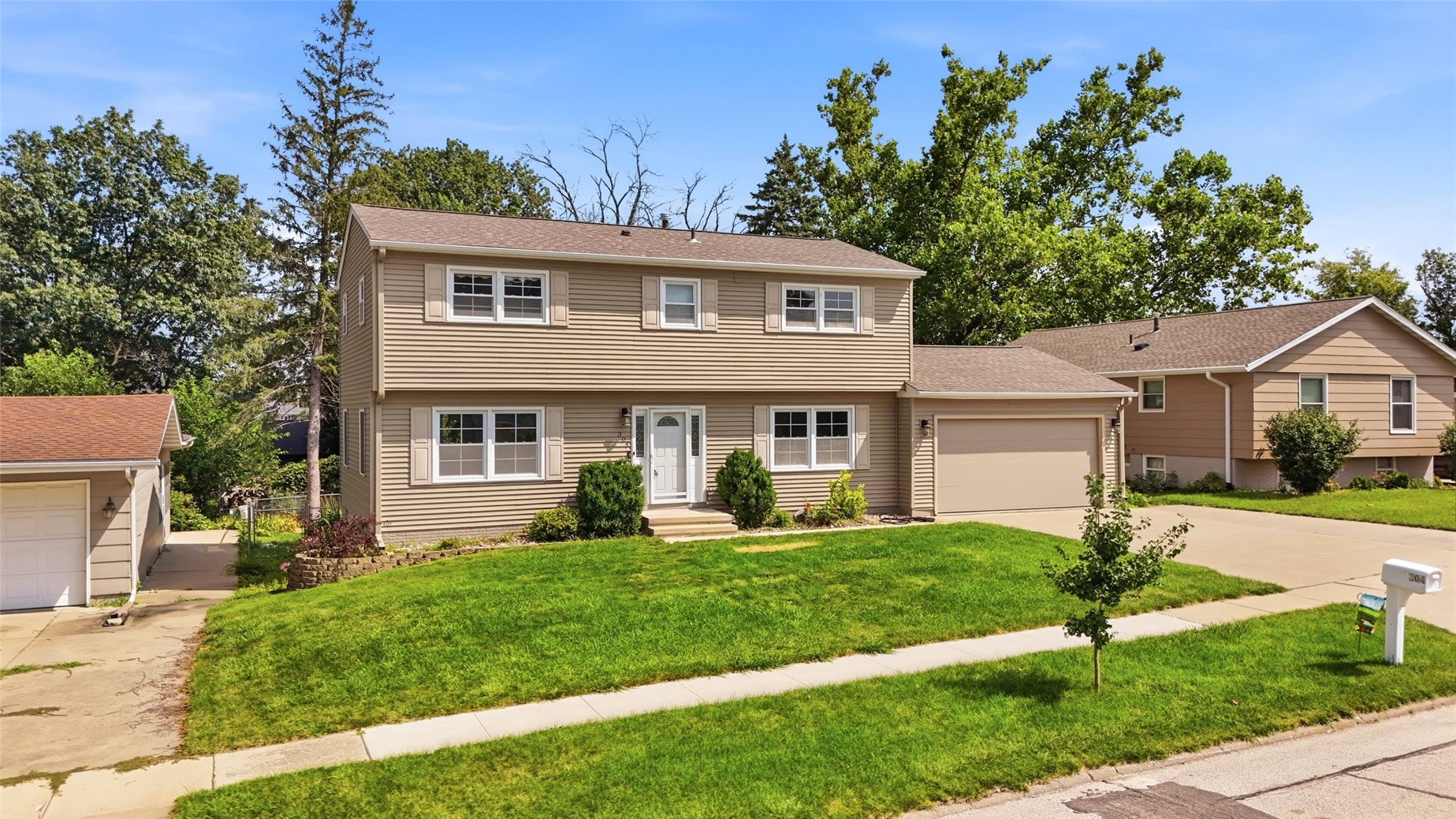 304 NE Norman Drive Cedar Rapids IA 52402