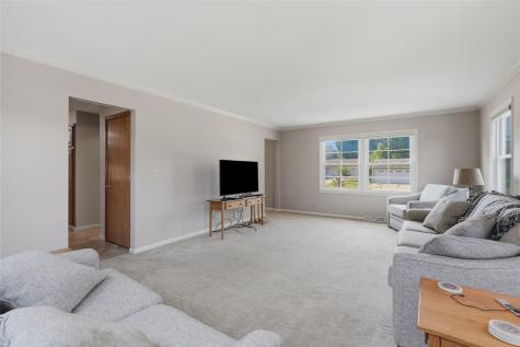 304 NE Norman Drive Cedar Rapids IA 52402