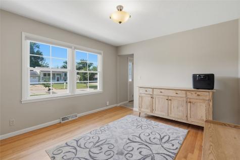 304 NE Norman Drive Cedar Rapids IA 52402