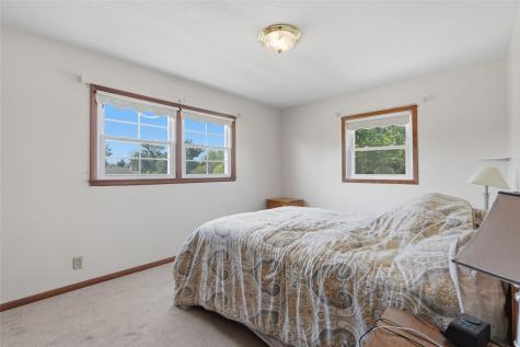 304 NE Norman Drive Cedar Rapids IA 52402