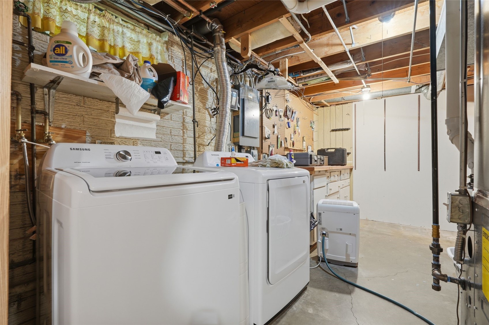 304 NE Norman Drive Cedar Rapids IA 52402