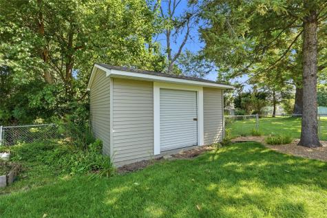 304 NE Norman Drive Cedar Rapids IA 52402