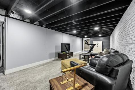 720 Owen Street NW Cedar Rapids IA 52405
