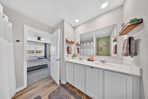 2806 Mary Drive Hiawatha IA 52233