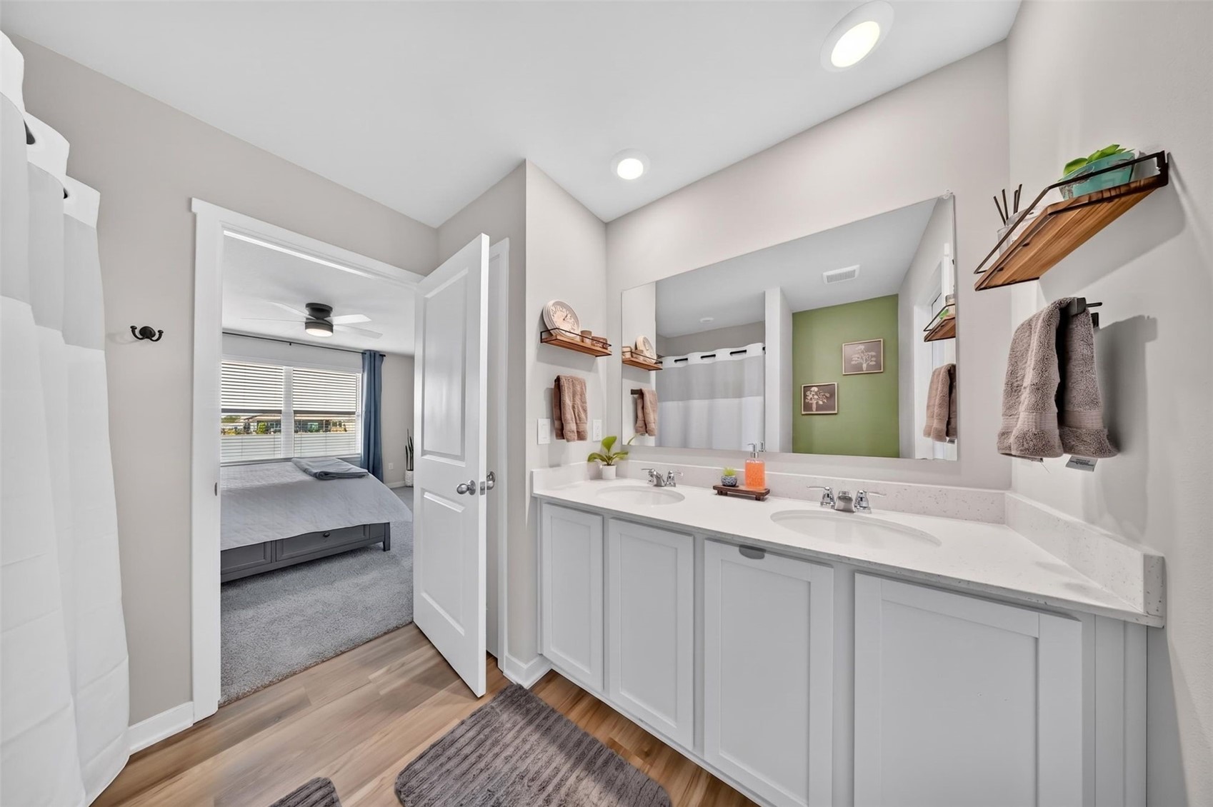 2806 Mary Drive Hiawatha IA 52233
