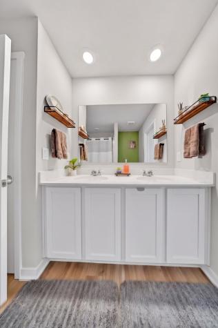 2806 Mary Drive Hiawatha IA 52233