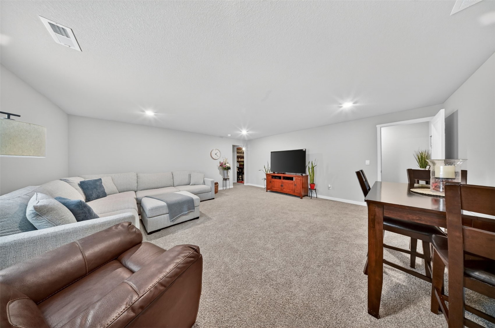 2806 Mary Drive Hiawatha IA 52233