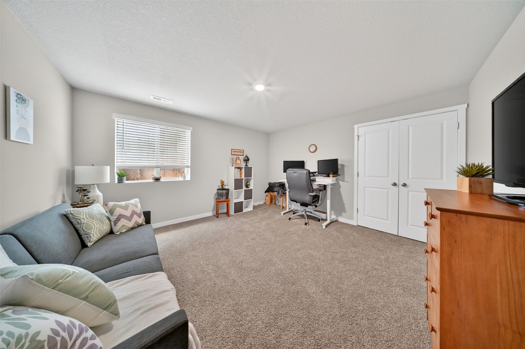2806 Mary Drive Hiawatha IA 52233