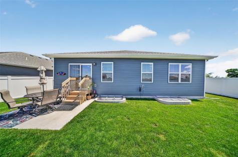 2806 Mary Drive Hiawatha IA 52233