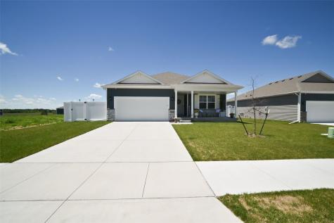 2806 Mary Drive Hiawatha IA 52233
