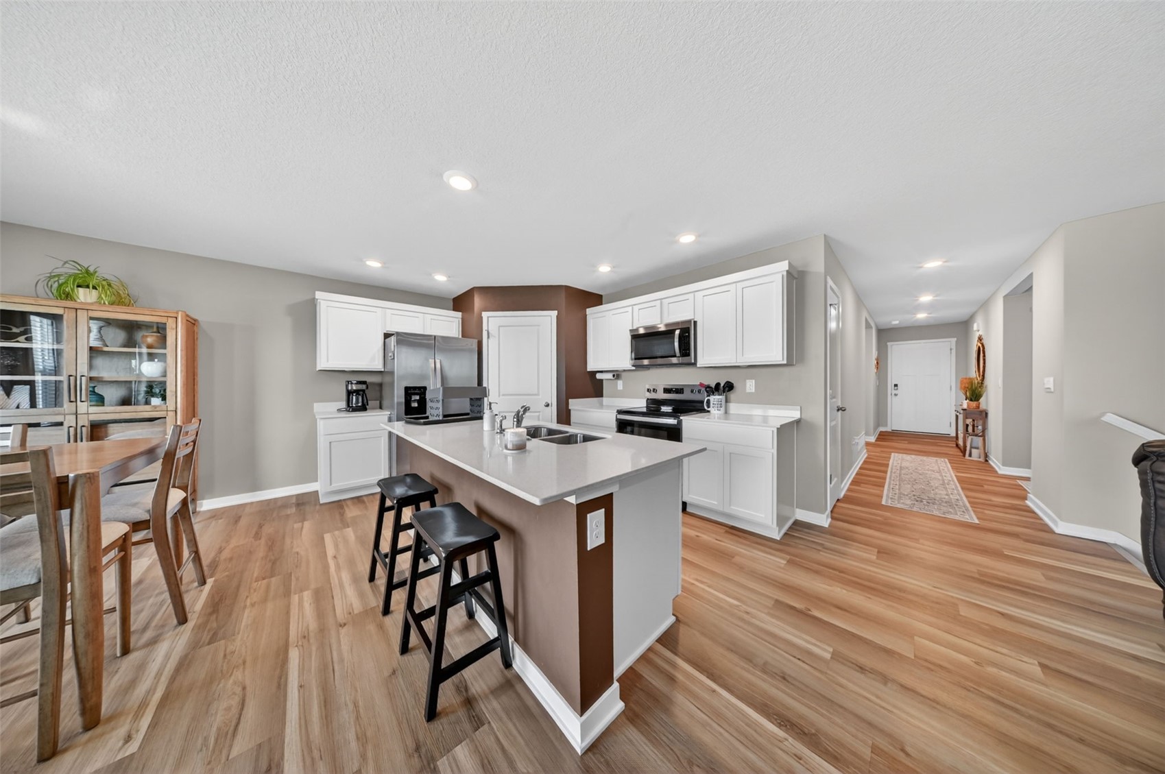 2806 Mary Drive Hiawatha IA 52233