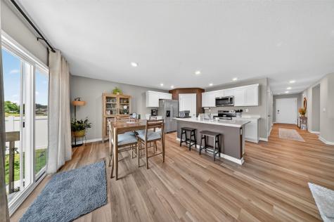 2806 Mary Drive Hiawatha IA 52233