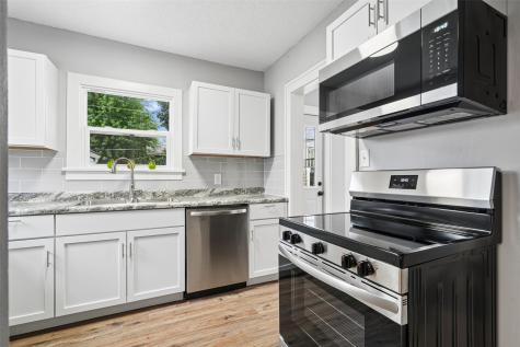 208 24th Street NE Cedar Rapids IA 52402