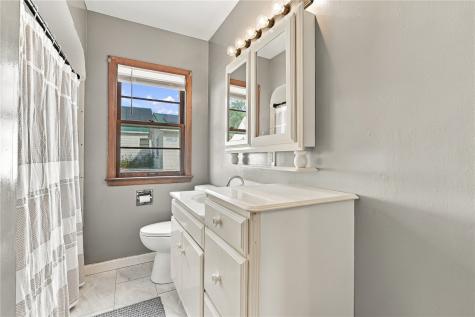 264 Wilson Avenue SW Cedar Rapids IA 52404