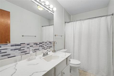 5117 Rich Mar Lane NW Cedar Rapids IA 52405