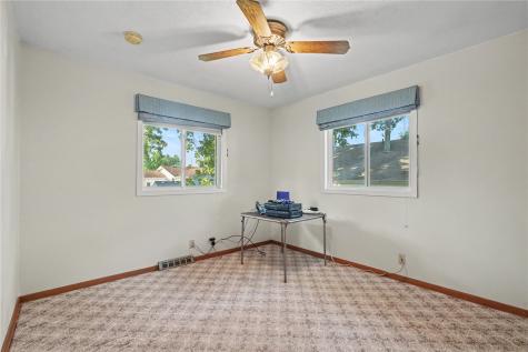 5117 Rich Mar Lane NW Cedar Rapids IA 52405