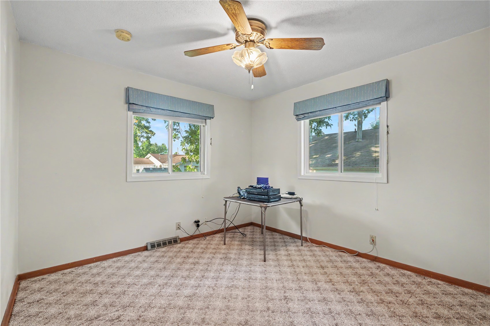 5117 Rich Mar Lane NW Cedar Rapids IA 52405