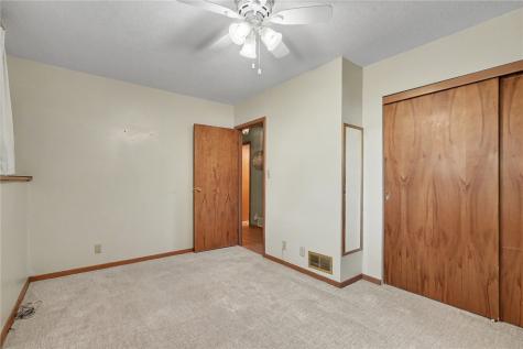 5117 Rich Mar Lane NW Cedar Rapids IA 52405