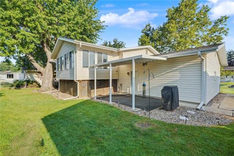 5117 Rich Mar Lane NW Cedar Rapids IA 52405