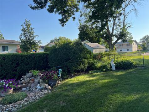 5117 Rich Mar Lane NW Cedar Rapids IA 52405