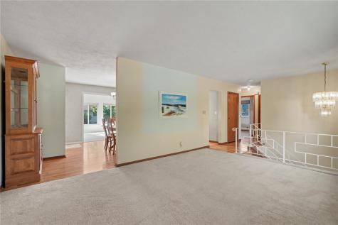 5117 Rich Mar Lane NW Cedar Rapids IA 52405