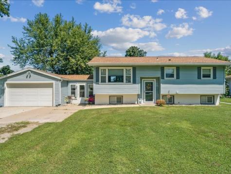 3371 Schmickle Road Marion IA 52302