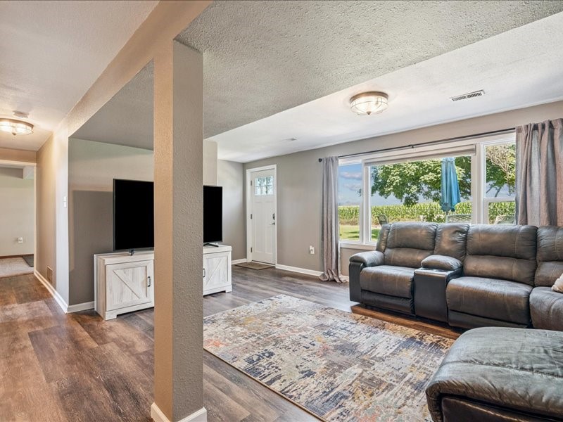 3371 Schmickle Road Marion IA 52302