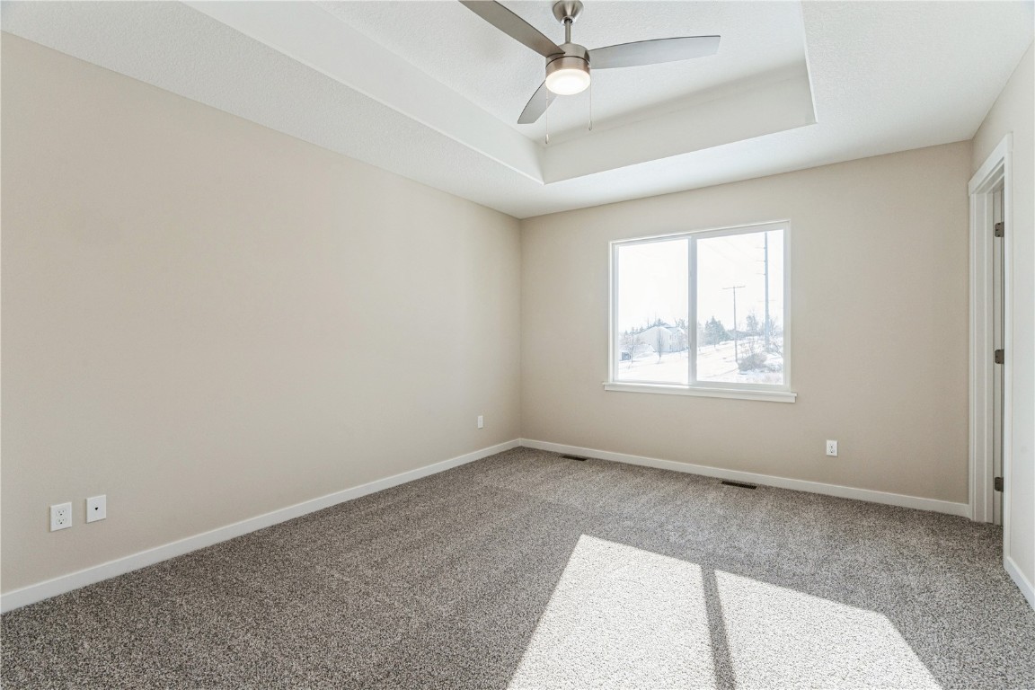 1801 Shady Grove Road SW Cedar Rapids IA 52404