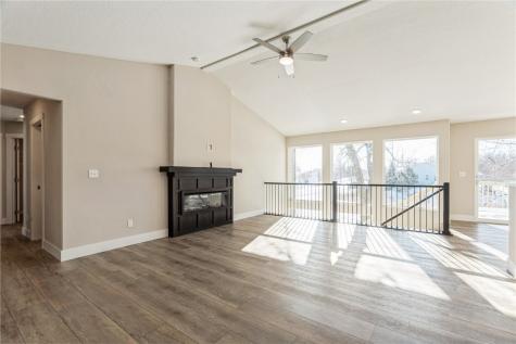 1801 Shady Grove Road SW Cedar Rapids IA 52404