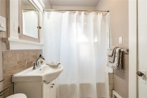 2523 1st Avenue SE Cedar Rapids IA 52403