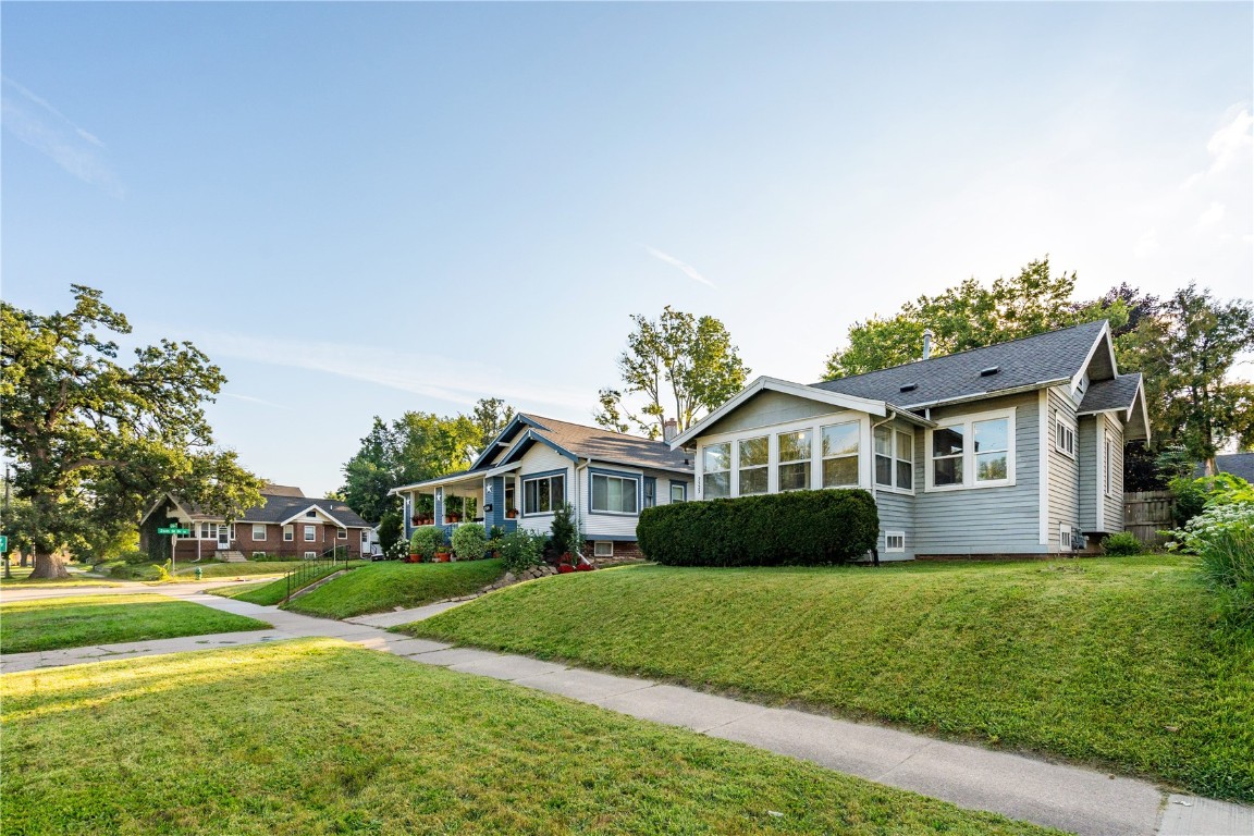 2523 1st Avenue SE Cedar Rapids IA 52403