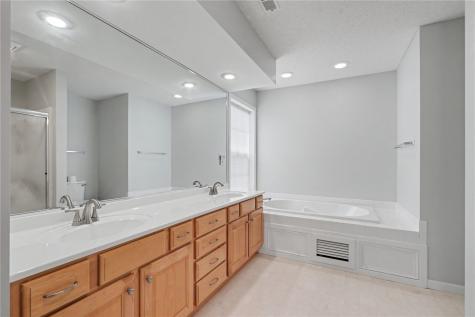 310 Teakwood Lane NE Cedar Rapids IA 52402