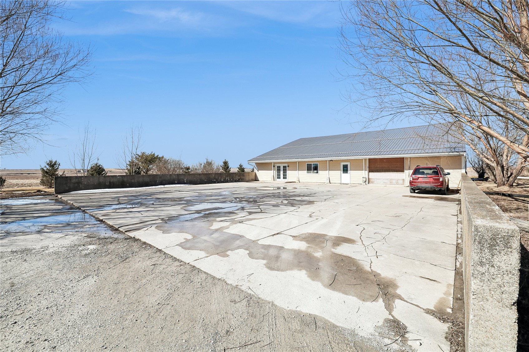 2449 68th Street Van Horne IA 52349