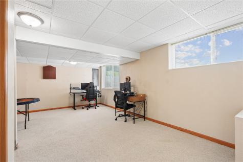 6911 Springwood Place NW Cedar Rapids IA 52405
