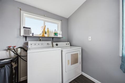 105 8th Street Van Horne IA 52346