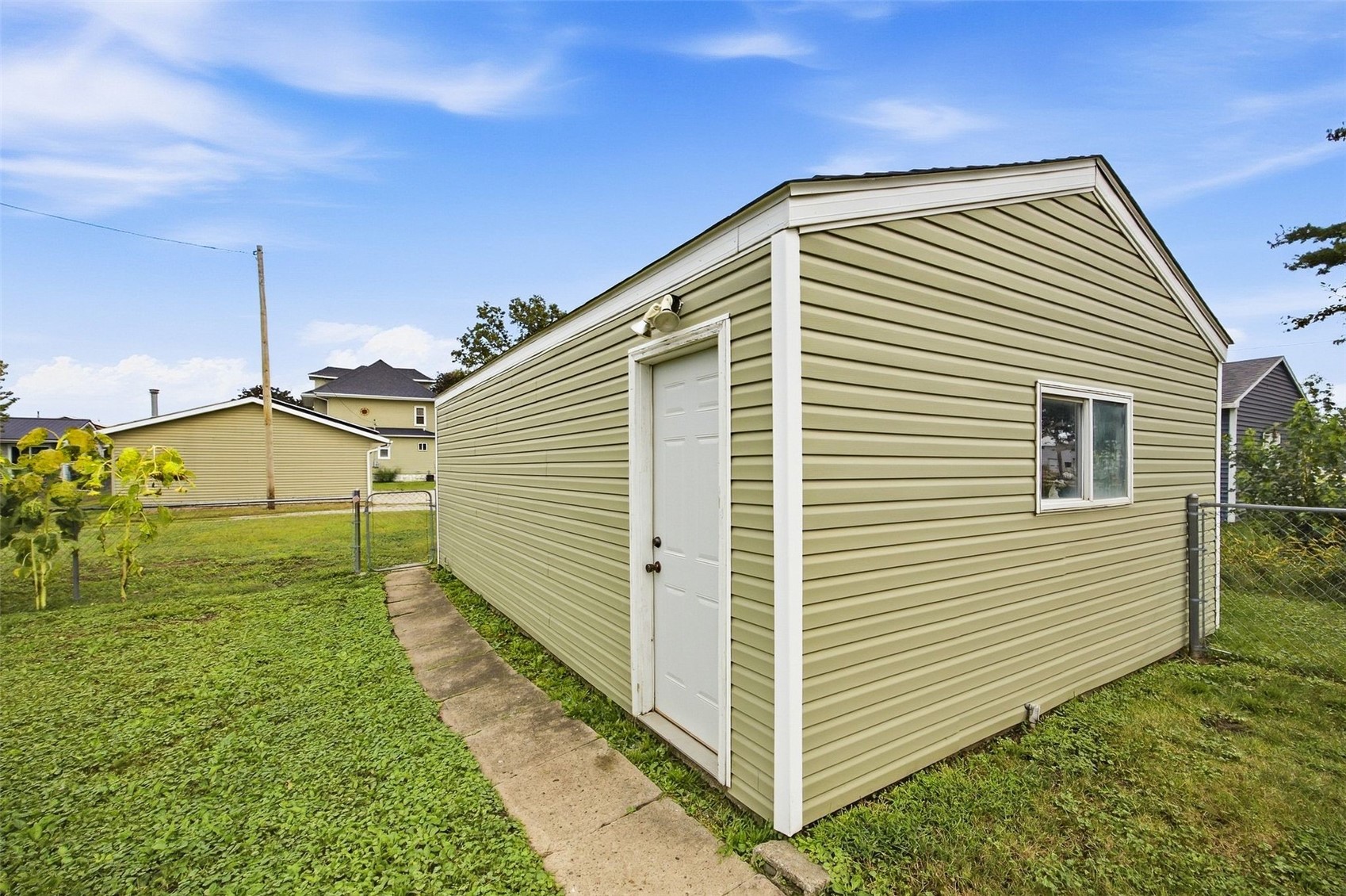105 8th Street Van Horne IA 52346