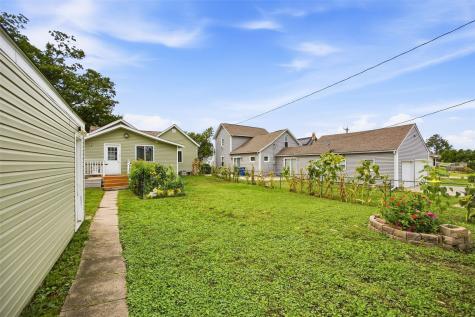 105 8th Street Van Horne IA 52346