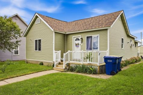 105 8th Street Van Horne IA 52346