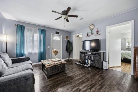 105 8th Street Van Horne IA 52346