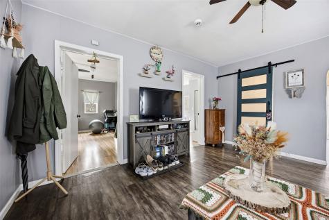 105 8th Street Van Horne IA 52346